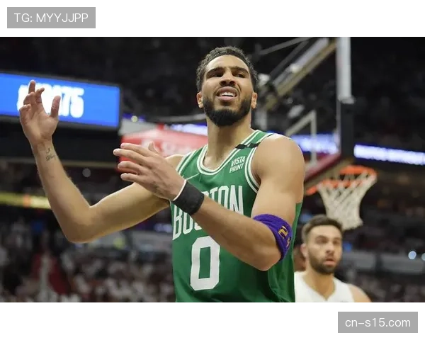 塔图姆带领凯尔特人卫冕总冠军,团队领袖作用凸显 塔图姆带领凯尔特人卫冕总冠军,团队领袖作用凸显